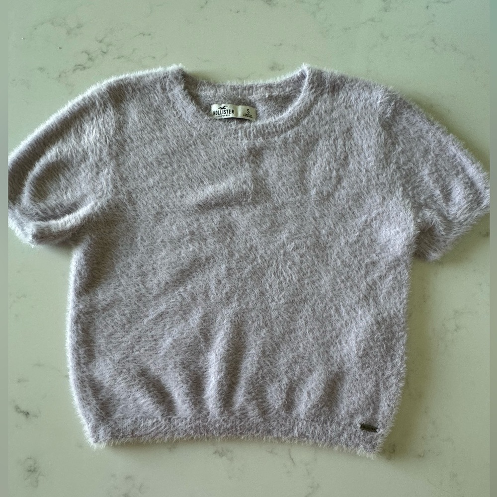 Cropped purple fluffy tee lilac color Hollister